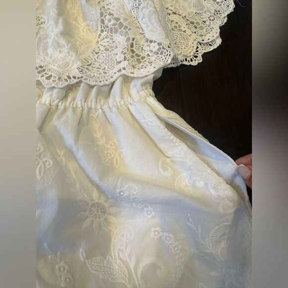 Abercrombie and Fitch White Lace Eyelet Embroidered Romper Size Medium - Picture 6 of 12